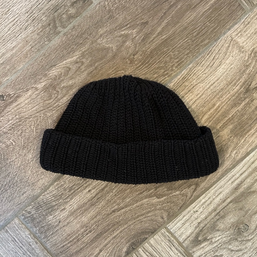 Tabor Made | Men’s Shallow Knit Beanie in Black - Picture 2 of 4